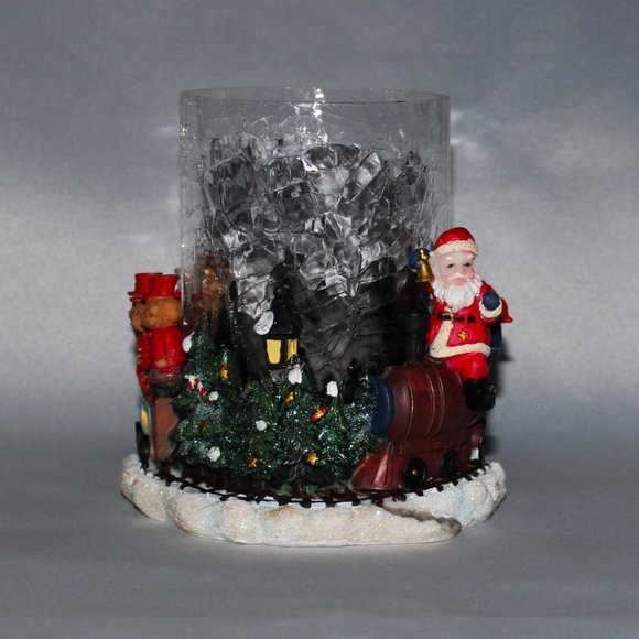 Christmas Salt and Pepper Shakers | Hallmark Santa and Mrs. Claus Shakers - Picture 8 of 14